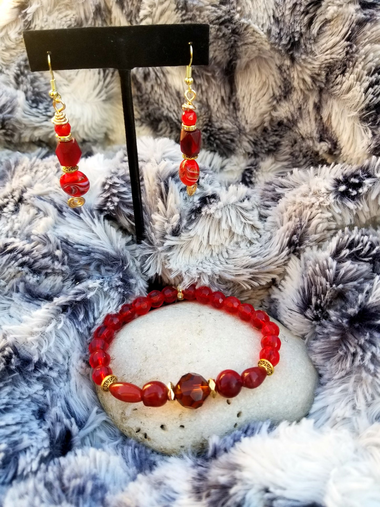 Ruby Red Small Waves Earring and Bracelet Set - Her Jewel•ry Box