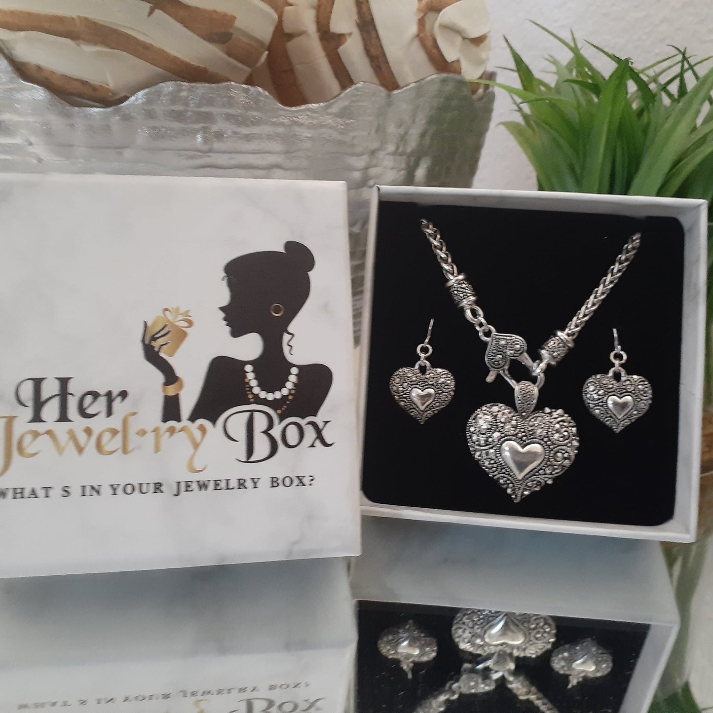 Sparkling Hearts - Her Jewel•ry Box