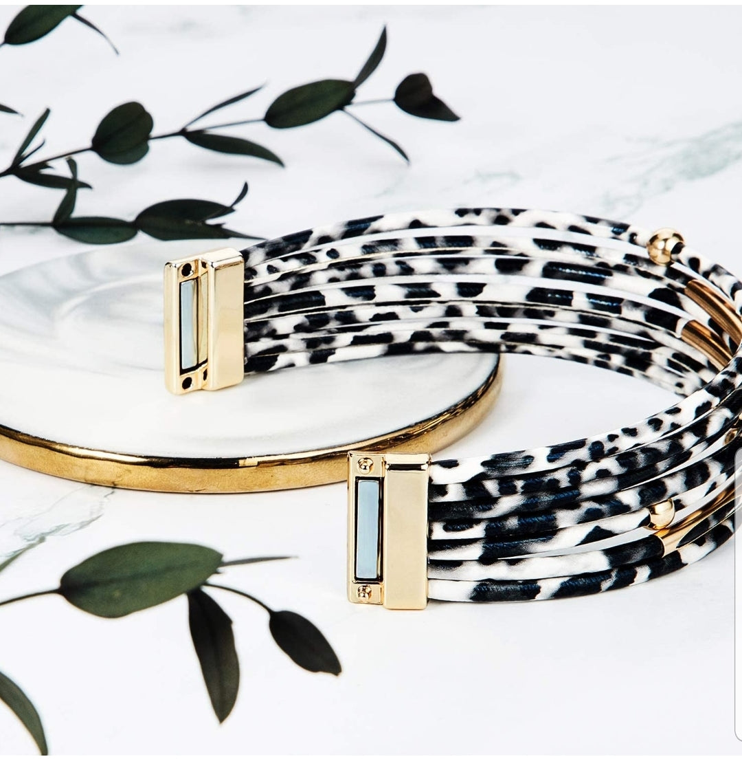 Leopard Magnetic Bracelet and Earring Set - Her Jewel•ry Box