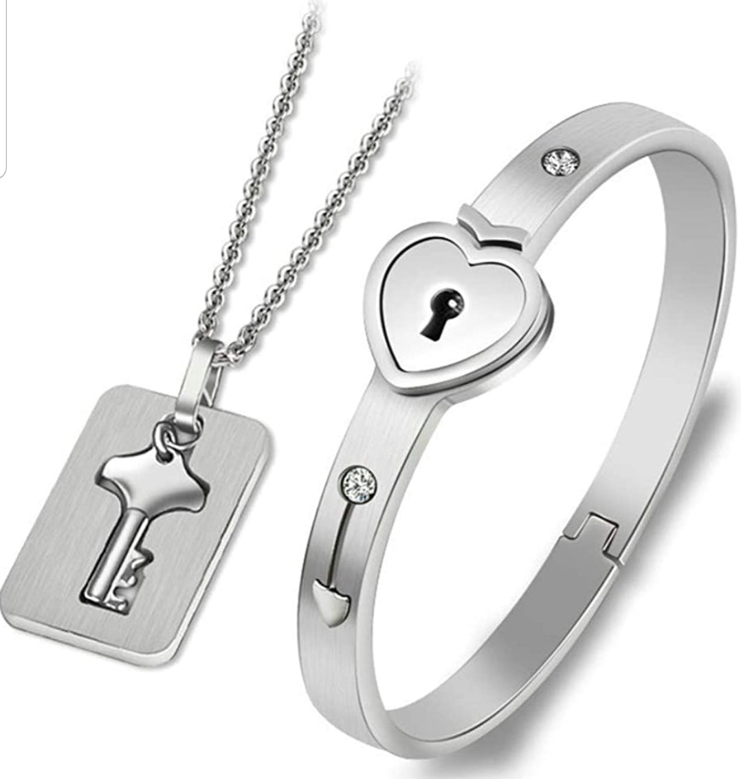 Heart Locket & Key Neclace Set - Her Jewel•ry Box