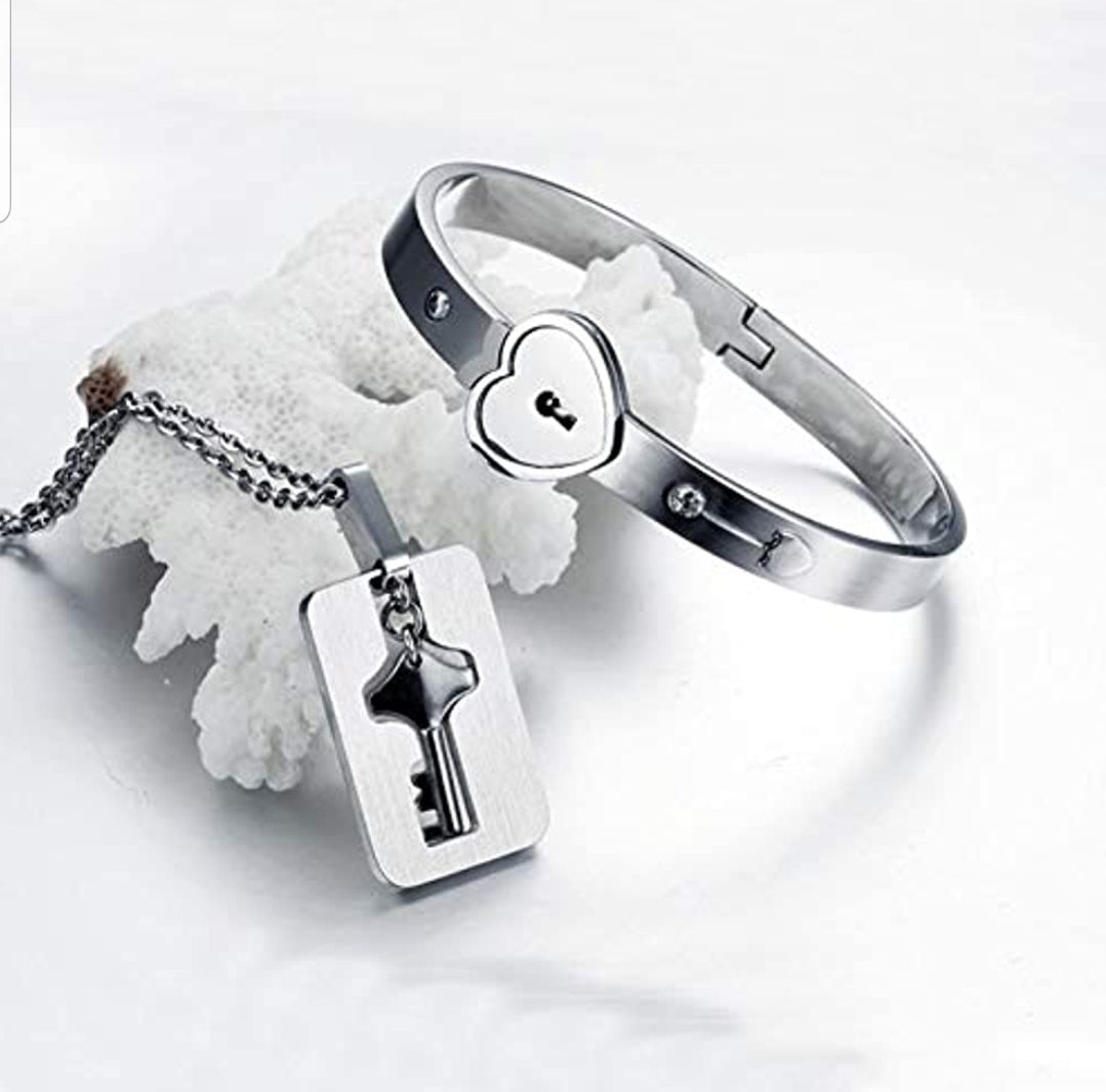 Heart Locket & Key Neclace Set - Her Jewel•ry Box